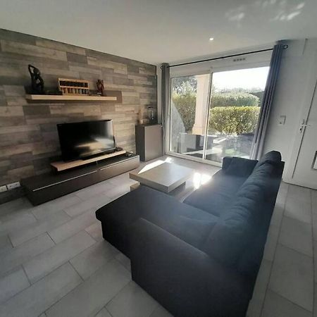 Appartement Spacieux &Tres Calme. Spacious & Very Quiet Apartment. Carros Esterno foto