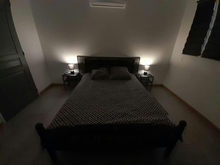 Appartement Spacieux &Tres Calme. Spacious & Very Quiet Apartment. Carros Esterno foto