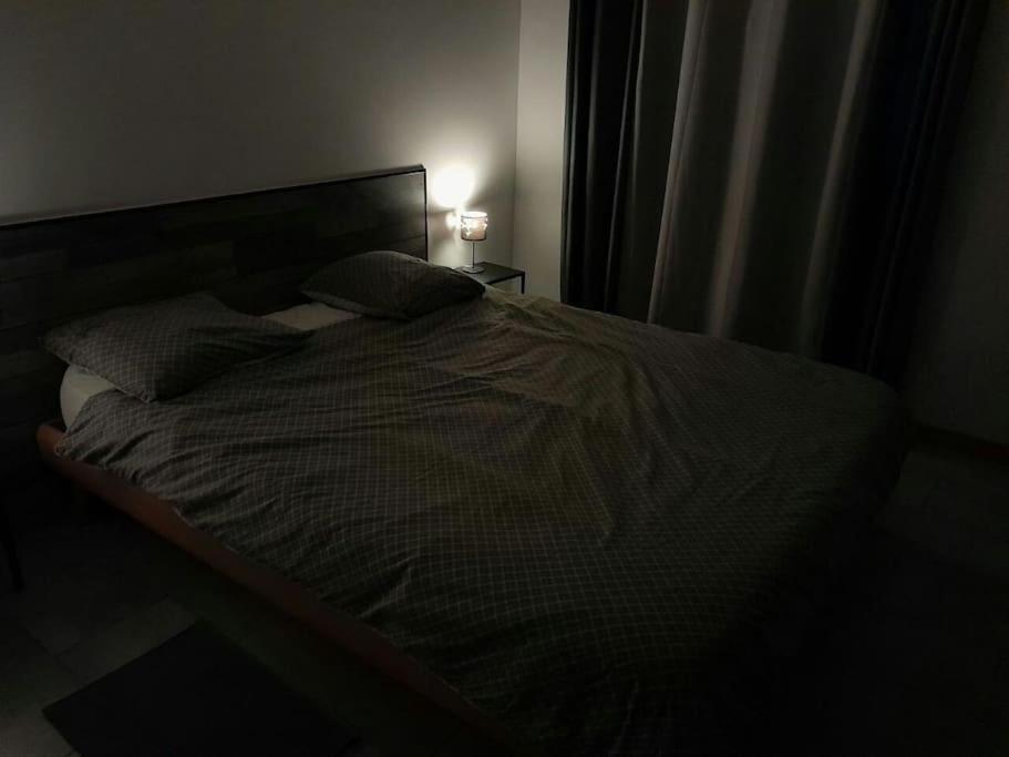 Appartement Spacieux &Tres Calme. Spacious & Very Quiet Apartment. Carros Esterno foto