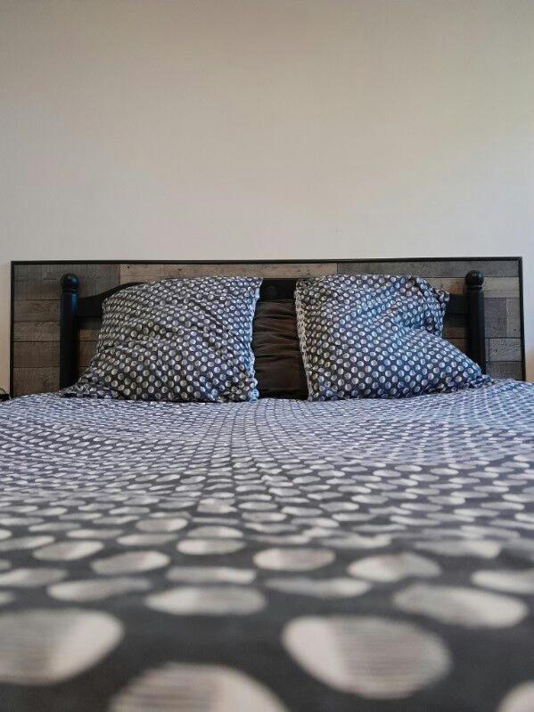 Appartement Spacieux &Tres Calme. Spacious & Very Quiet Apartment. Carros Esterno foto